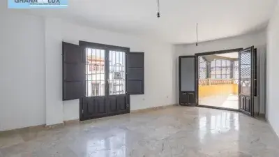 Piso en venta en La Zubia con garaje y ascensor