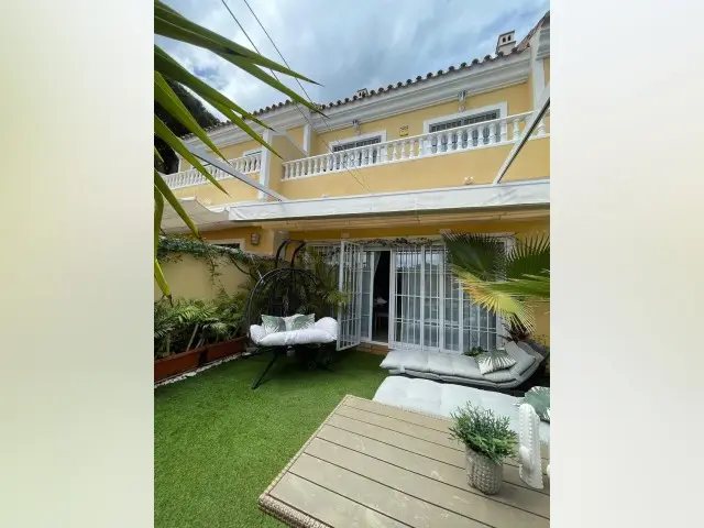 Adosado de 4 Dormitorios en venta Calahonda, España