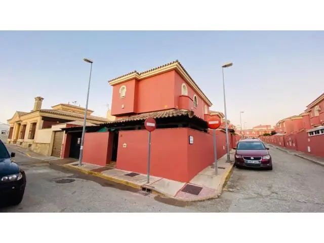 Adosado En El Mayorazgo