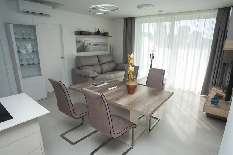 Venta de piso con piscina y terraza en Benidorm, Cala de Finestrat