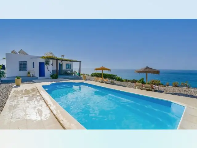 Casa de Lujo con Piscina Privada en Adra Almeria