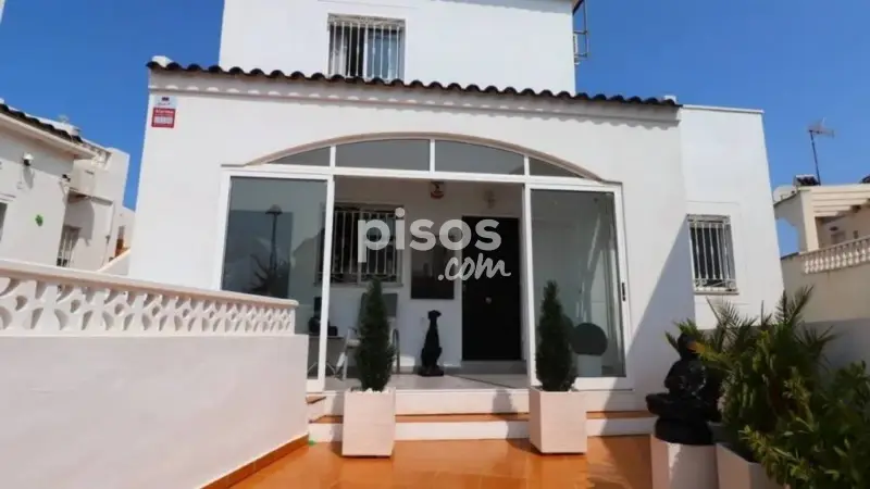 Chalet Independiente 2 Dormitorios Los Balcones Solarium Piscina Comunitaria