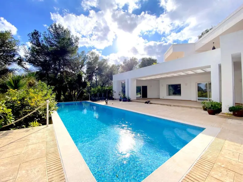 Villa de Lujo en Ibiza con Vistas al Mar