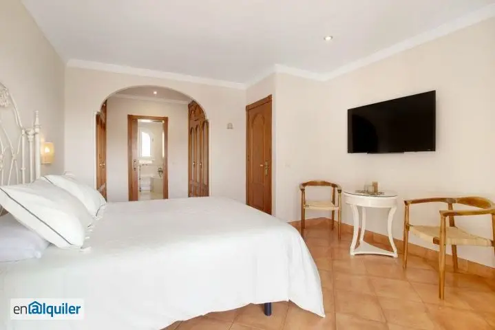 Alquiler Piso Amueblado Playamar Torremolinos 4 Dormitorios Jacuzzi