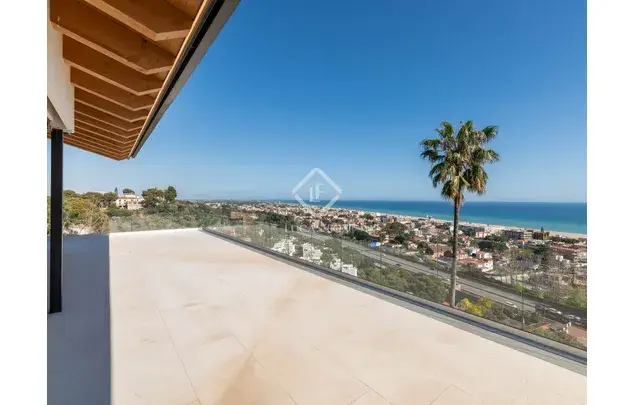 Casa de Lujo en Alquiler 7 Dormitorios Castelldefels