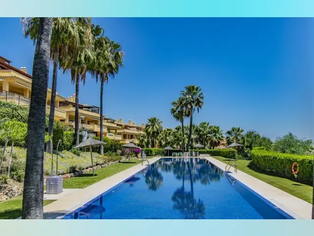 Piso de 3 Dormitorios en venta Sierra-Blanca, España