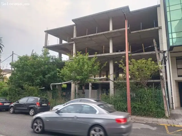 Edificio Residencial 15 Viviendas 20 Garajes Parada 20
