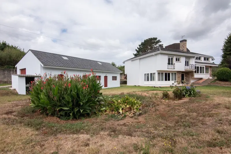 Chalet en venta en Bergondo, A Coruña