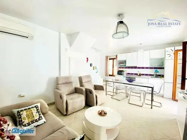 Casa con Terraza y Vistas en Almuñécar Centro