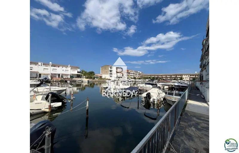 Apartamento Renovado Cerca de la Playa en Empuriabrava