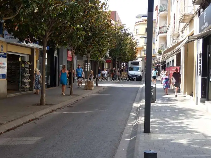 Local Comercial en Venta Palamós 92m² Primera Línea