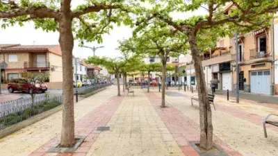 Piso en Venta en Armilla: Céntrico, con Garaje y Terraza