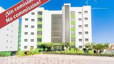 Apartamento en Residencial con Terraza Cerca de la Playa