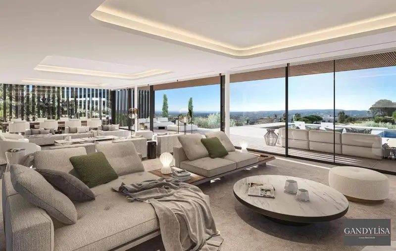 Villa de Lujo en Sotogrande con Vistas Panorámicas