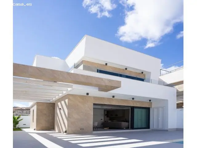 Chalet en Venta San Miguel de Salinas Alicante Moderna con Piscina