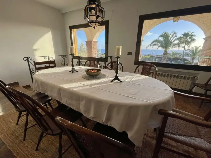 Villa de Lujo en Costabella Marbella con Vistas al Mar
