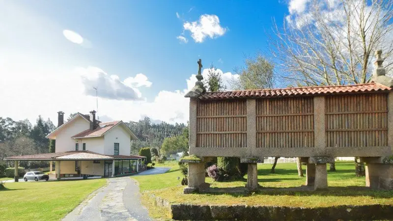 Chalet en Culleredo con 6 dormitorios y 4414m2 de parcela