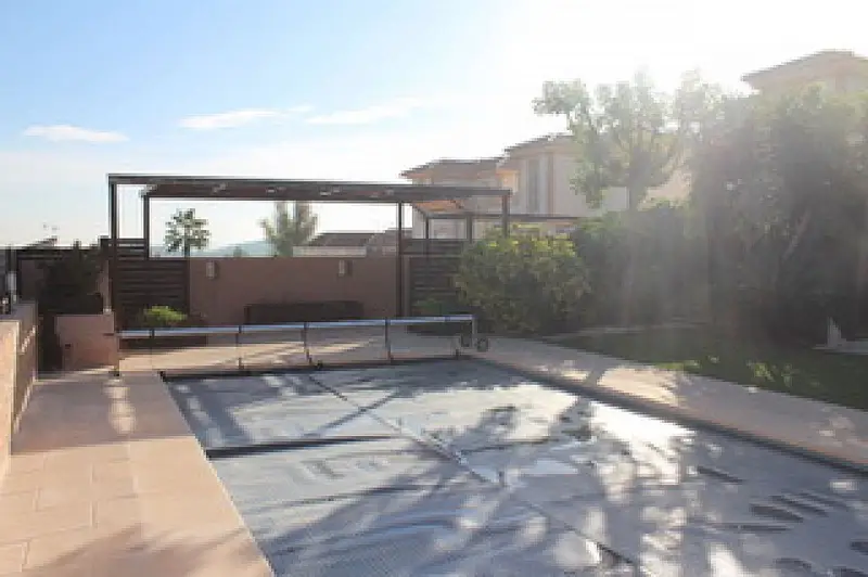 Chalet en Venta en Fortuna Murcia con Piscina y Jardín