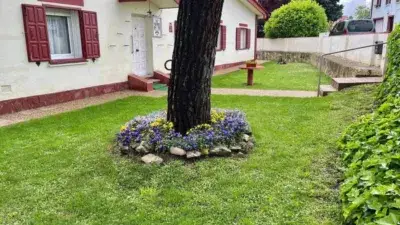 Chalet en Venta Bayas 4 Dormitorios Jardin 750m2