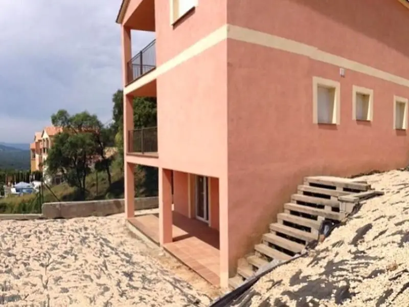 Chalet en Aiguaviva Parc 240m2 con 4 habitaciones y jardin