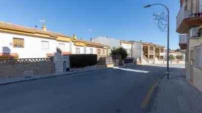 Casa Adosada en Iznalloz 4 Dormitorios 2 Baños Terrazas