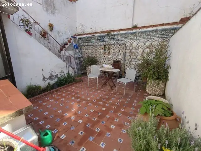 Planta Baja Reformada con Patio en Calella Centro