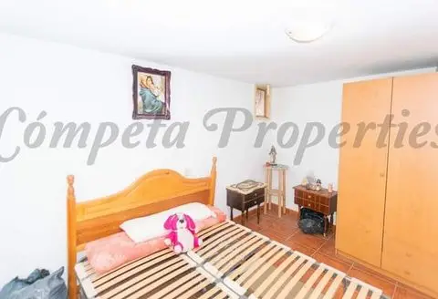 Casa de Pueblo de 4 Dormitorios en Competa