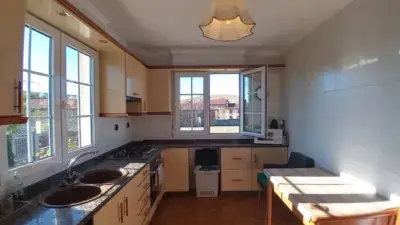 Chalet en Venta en Villavega de Aguilar 6 Habitaciones 2 Cocinas