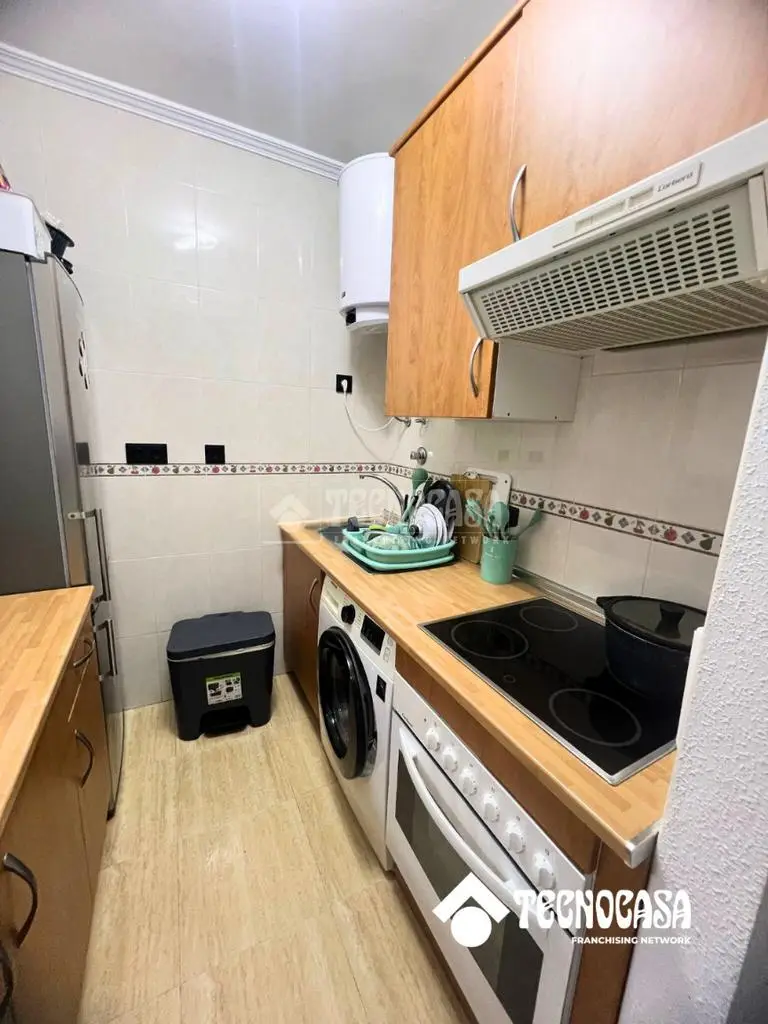 Apartamento en Garrucha con Terraza y 2 Dormitorios