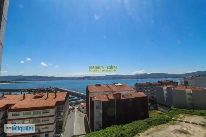 Piso en alquiler en cangas, dos habitaciones dos baños vistas al mar, sin ascensor ni garaje