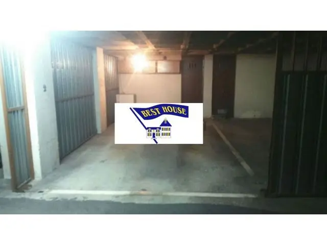 Garaje Cerrado en Numancia con Puerta Automática