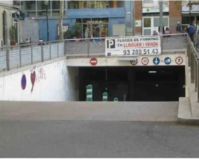 Garaje en Venta en Barcelona Pz del Sortidor 26m²