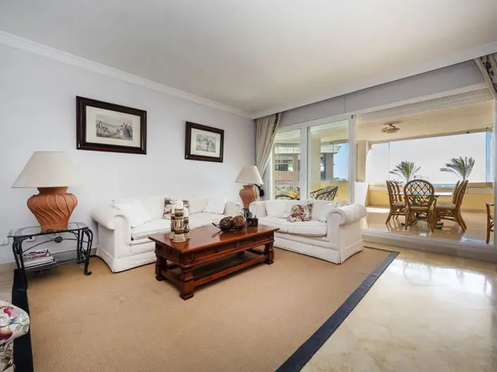 Apartamento en primera linea de playa La Herradura 2 dormitorios