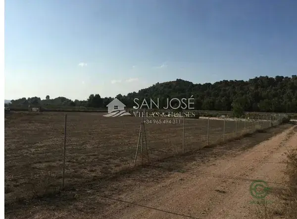 Terreno en Xinorlet con Vistas a la Sierra