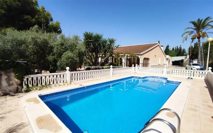 Villa de 4 Dormitorios en Venta en Las Bayas