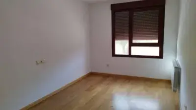 20 Apartamentos 13 Locales 2 Garajes en Venta Camponaraya