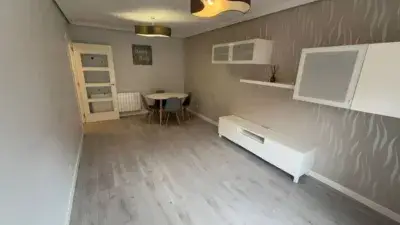 Piso Reformado en Trengandín con Garaje y Trastero