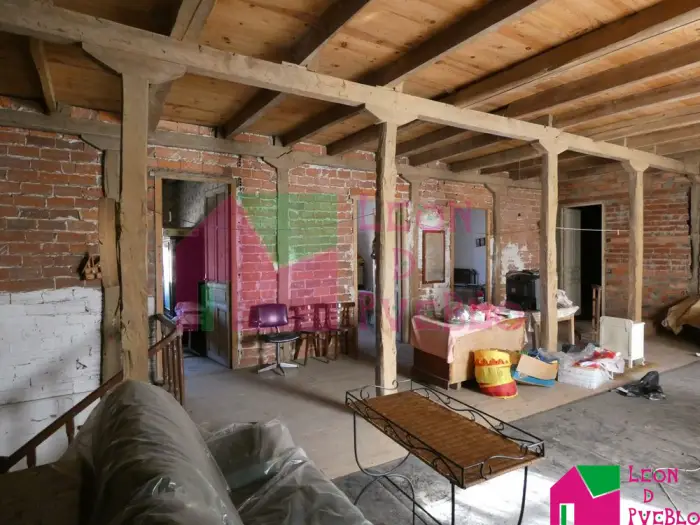 Casa de Pueblo con Patio cerca de Le	ón