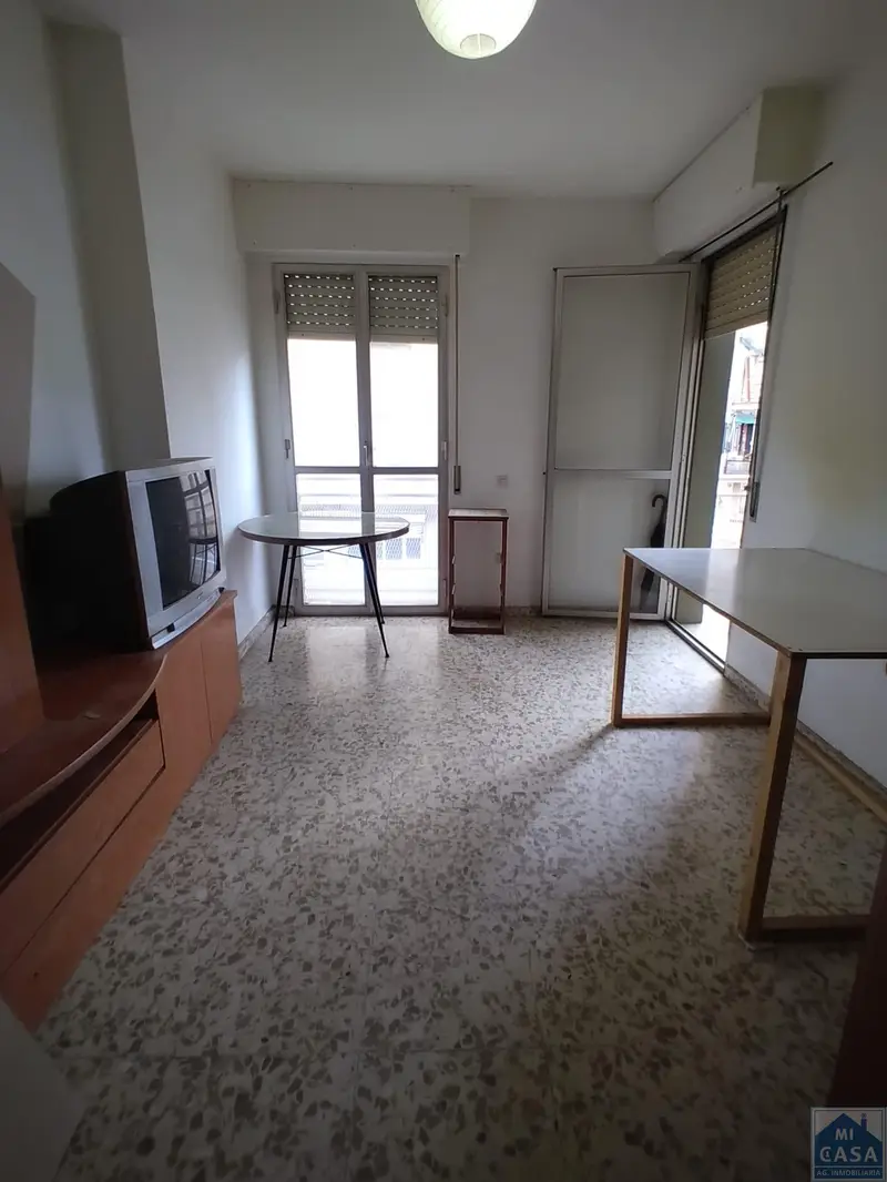 Piso 4 dormitorios 1 ba
o en venta M
érida centro