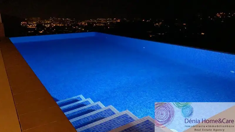 Villa de Lujo en Denia con Piscina y Terraza