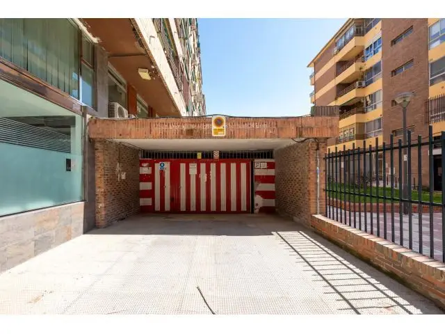 Plaza Garaje Parque Luz Videovigilancia Dos Accesos