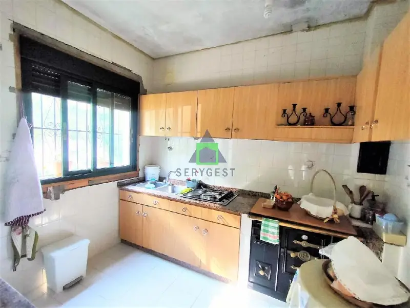 Casa en Pantón con Terraza y Terreno 285m2 para Reformar