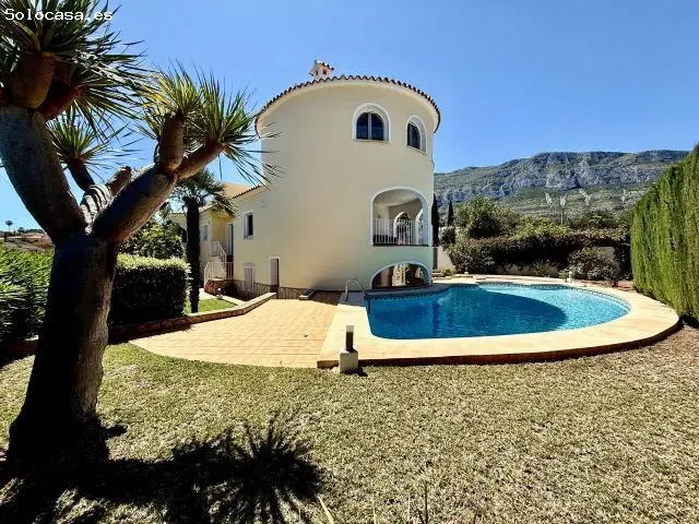 Chalet En Venta En Denia, Alicante