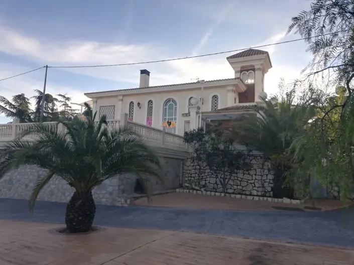 Villa 4 Dormitorios Yecla Piscina Sauna