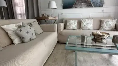 Chalet en Venta con Piscina y Parcela Privada