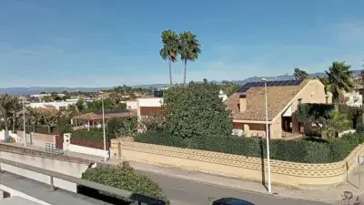 Adosado en venta en La Eliana 252m2 3 habitaciones jardin piscina