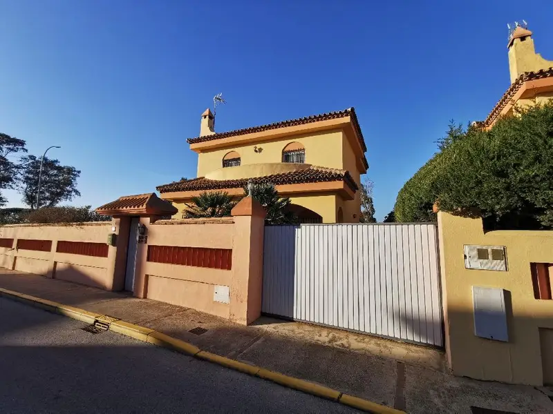 Chalet en Venta Los Gallos La Barrosa 4 Dormitorios Jardin 509m2