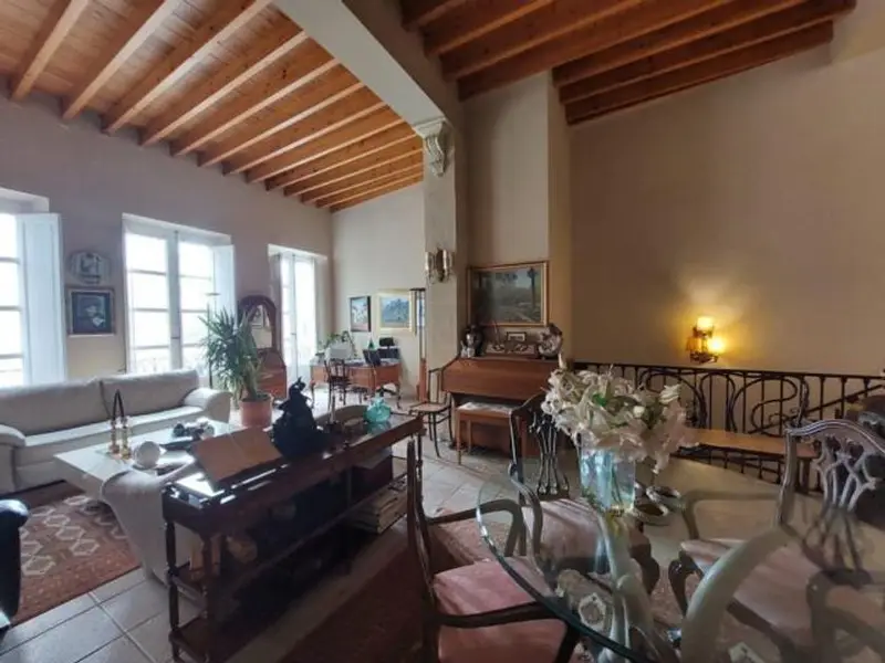 Venta Chalet en Almería Centro Histórico: Vivienda y Restaurante