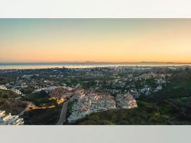 Piso de 2 Dormitorios en venta Nueva Andalucia, España