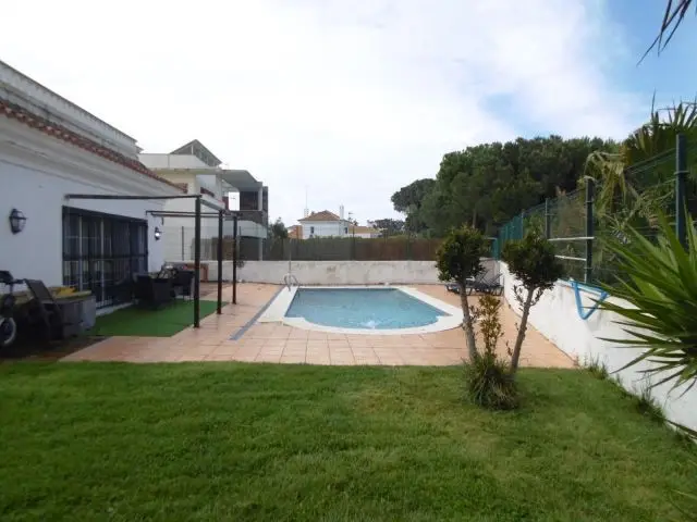Chalet de Lujo en El Nuevo Portil 4 Dormitorios Piscina Privada